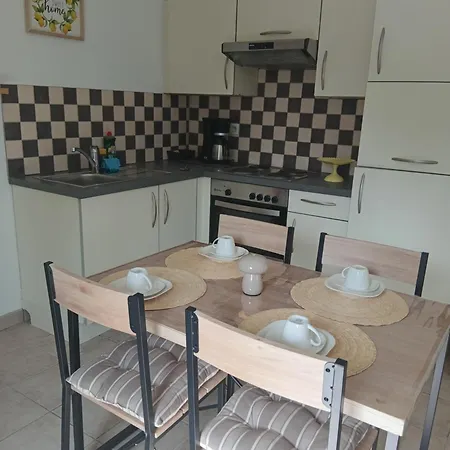 Le Club De La Source